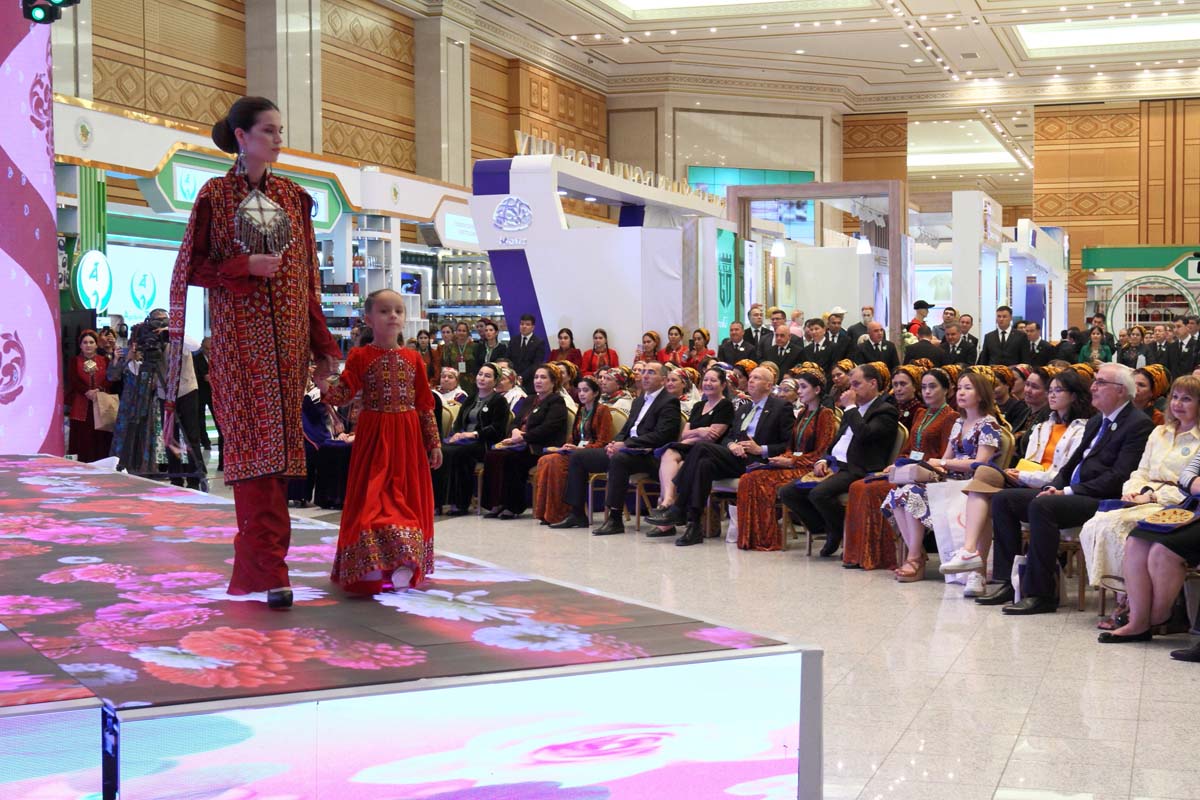 Turkmenistan marked the holiday of the Turkmen carpet